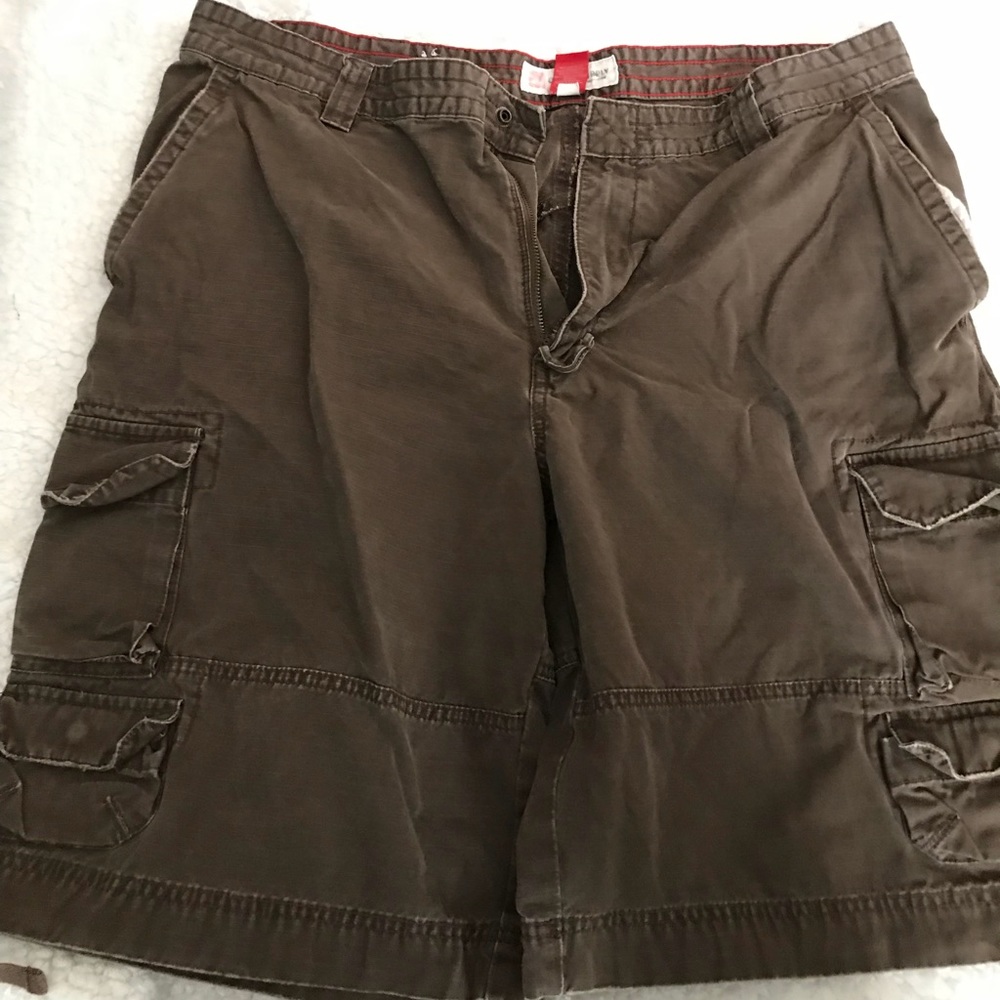 Men’s cargo shorts